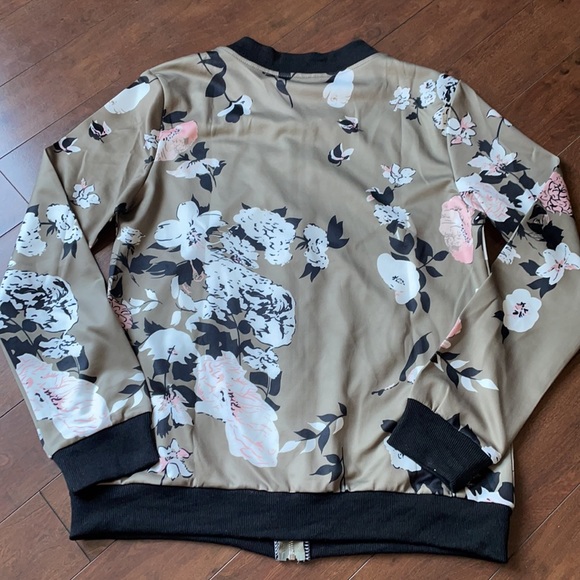 Brand New Bomber Jacket - Picture 4 of 4